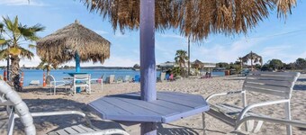 Tropical Hideaway Condo 