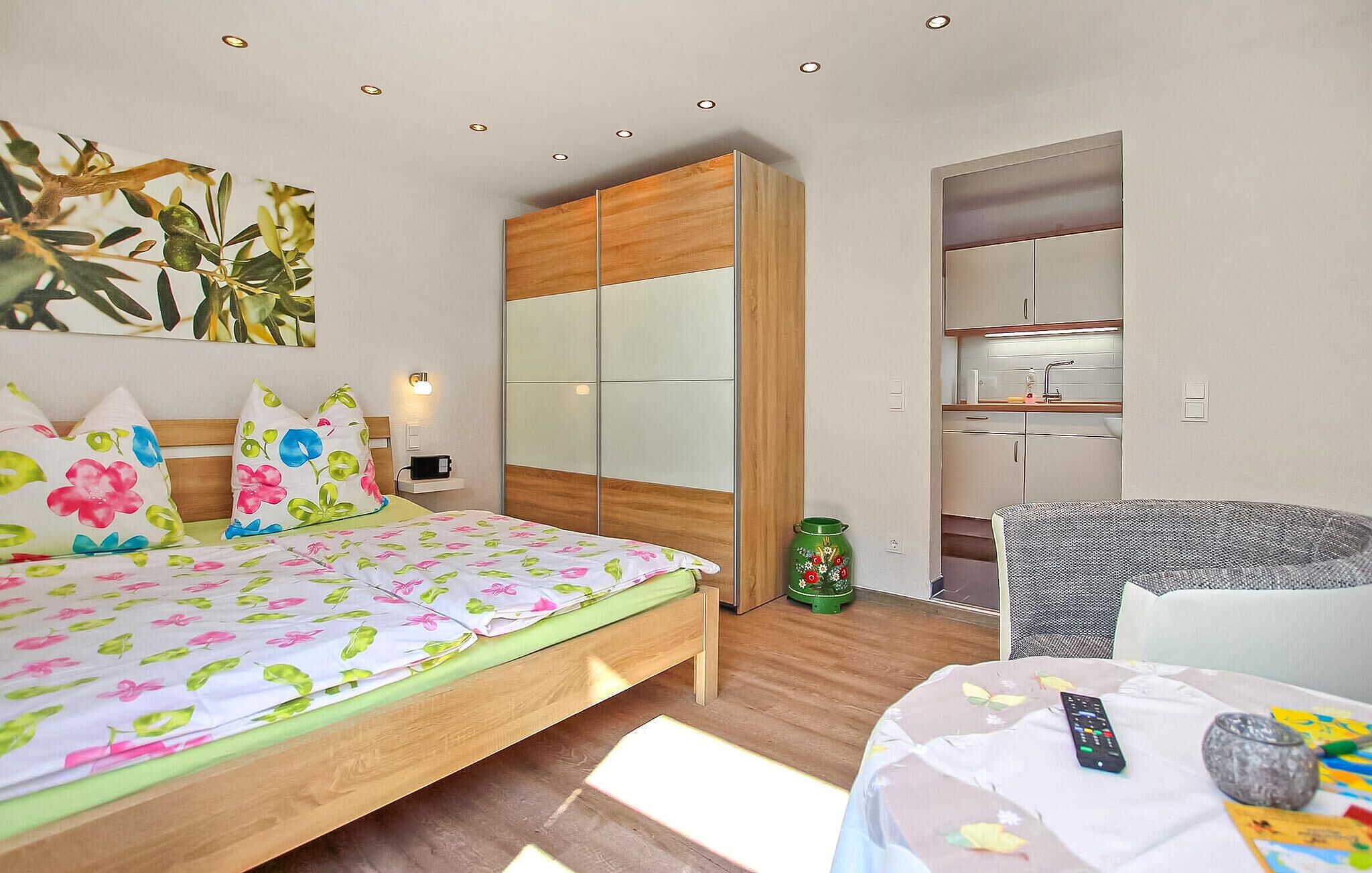 Reisekinderbett, kostenloses WLAN, Bettwäsche