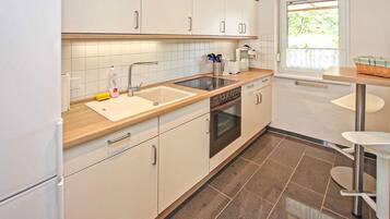 Kühlschrank, Ofen, Herdplatte