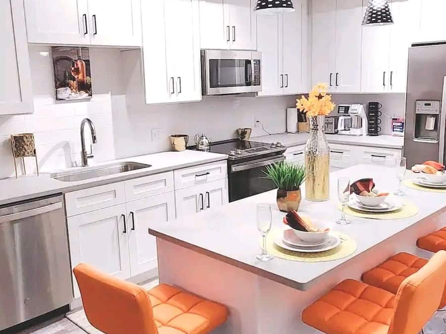 Luxury Apartment | Dapur peribadi | Bekalan pembersihan, tisu