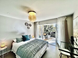 2 bedrooms, desk, iron/ironing board, WiFi - Be Quick⏰ !! And enjoy a 25% -50% DISCOUNT Only for limited time. (Christchurch)