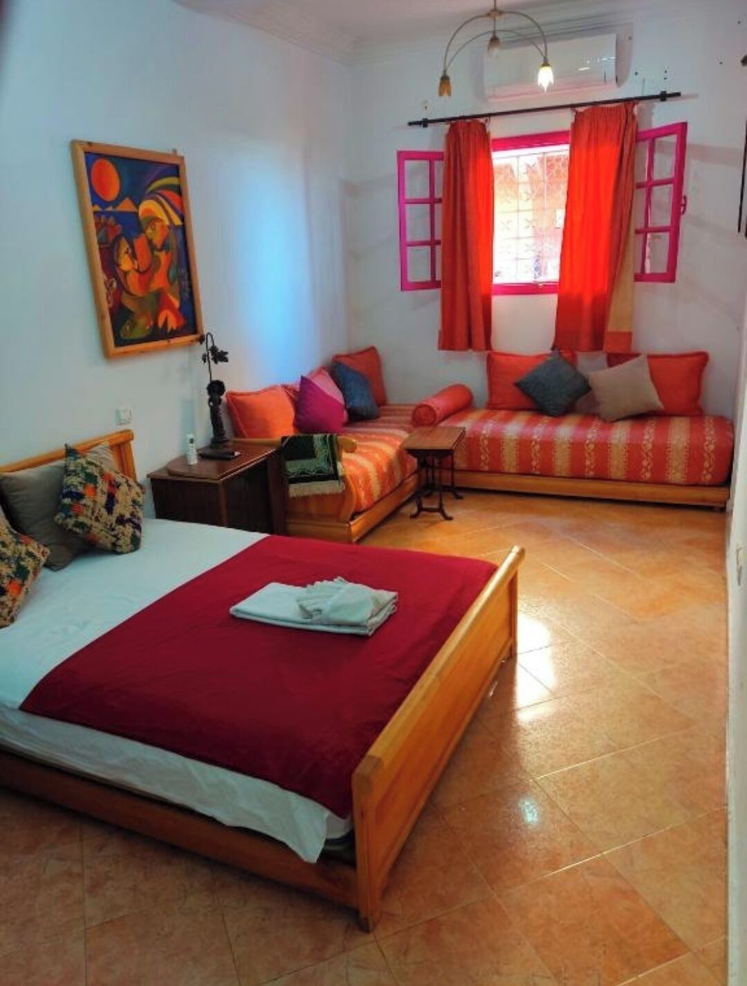 9 camere, Wi-Fi, lenzuola