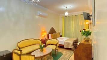 9 bedrooms, WiFi, bed sheets