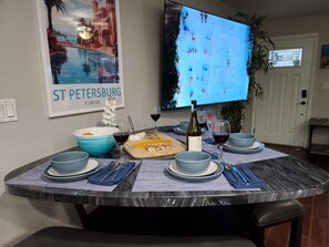 Dining - Your St Pete and Clear Water Close Builtin Pool King Bed Full Kitchen Island (Pinellas Park)