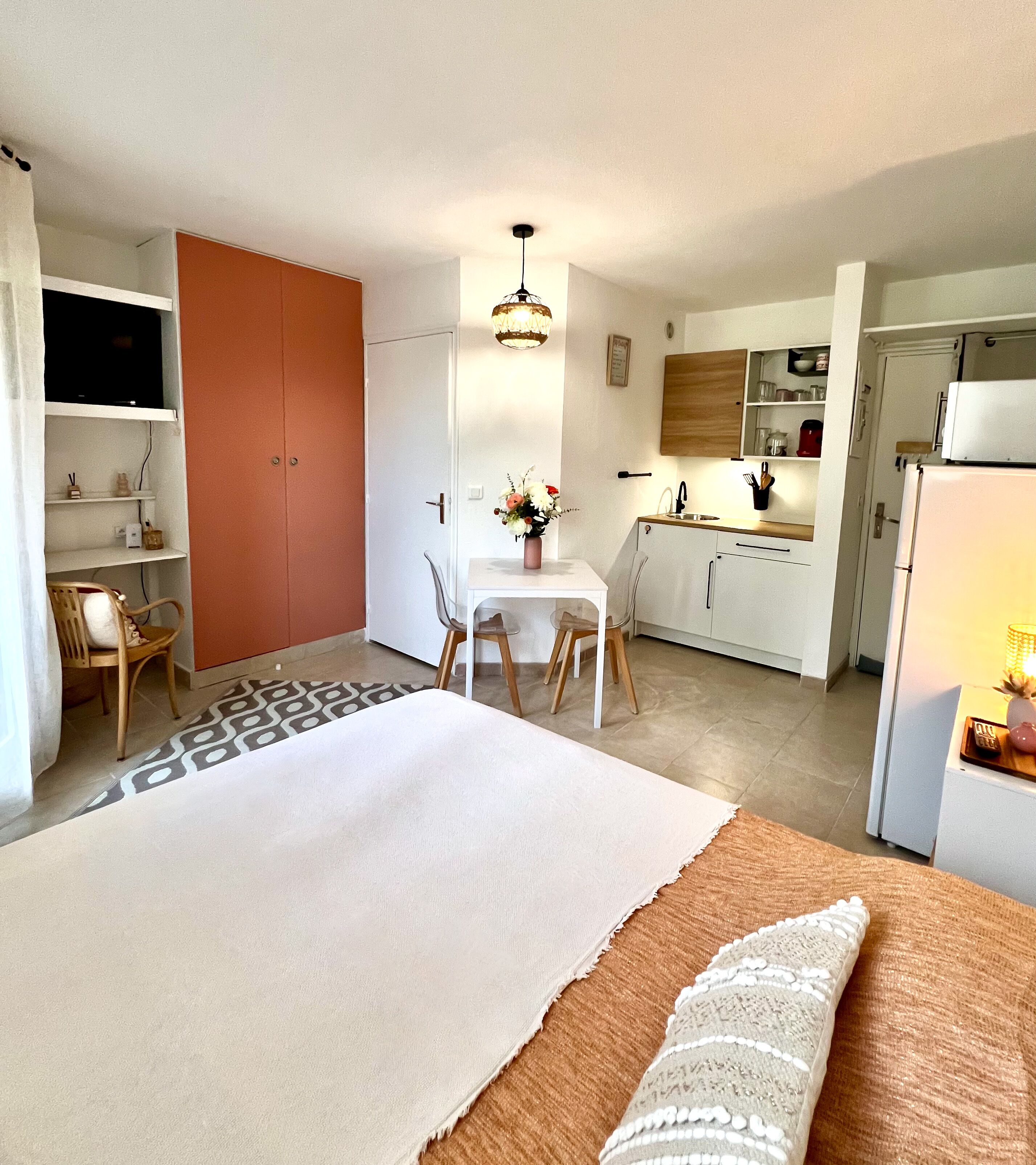 Desk, iron/ironing board, free WiFi, bed sheets