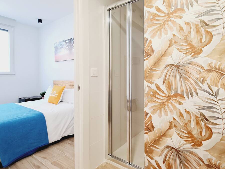 Habitación doble | Edredones de plumas, escritorio, wifi gratis