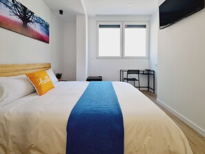 Double Room | Down duvets, desk, free WiFi - Bilbao ROOMS Miribilla (Bilbao)