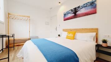 Double Room | Down comforters, desk, free WiFi
