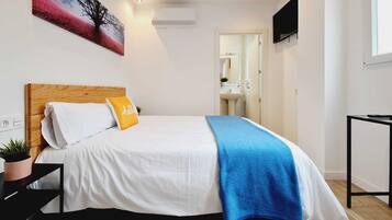 Double Room | Down comforters, desk, free WiFi