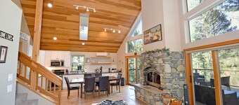 Spacious Cabin, Amazing deck & Yuba River View, Sauna, Nescafe, Beach & EVPlug.