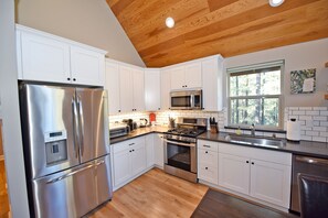 Microonde, forno, piano cottura, lavastoviglie