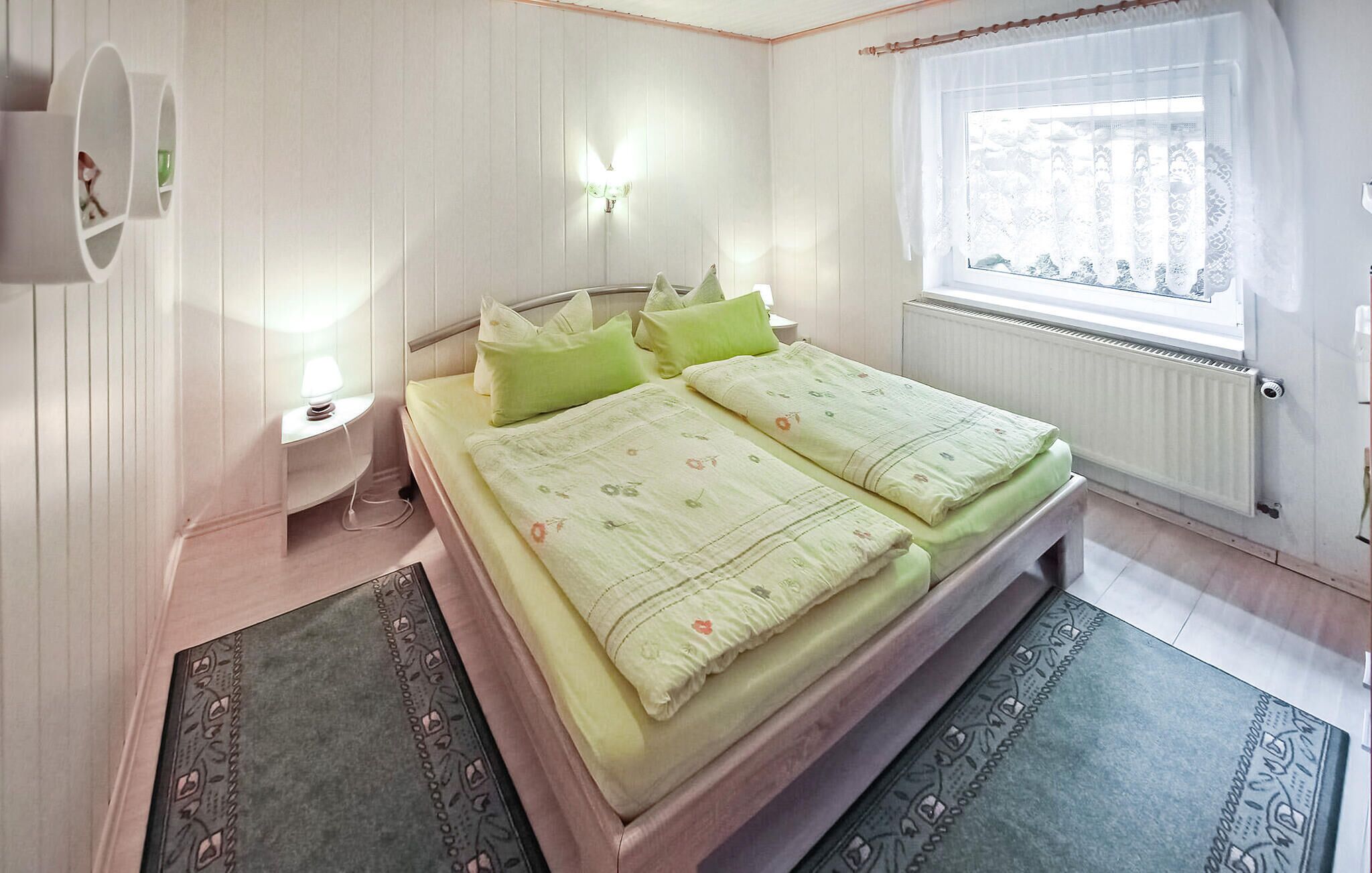 1 Schlafzimmer, Reisekinderbett, kostenloses WLAN, Bettwäsche