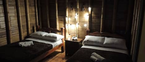 Habitación cuádruple | Ropa de cama