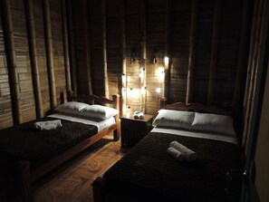 Habitación cuádruple | Ropa de cama 