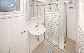 Douche, sèche-cheveux