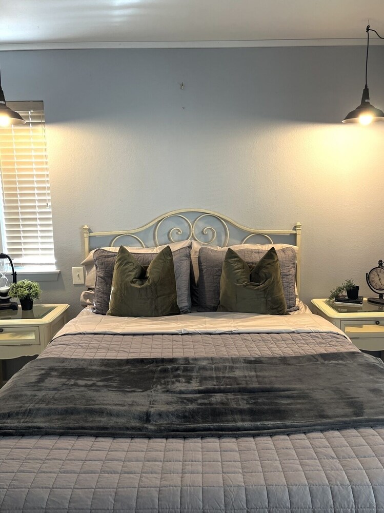 The Leafy Alpine Condo in Englewood, CO 𓍊𓋼 Arapahoe County Vrbo