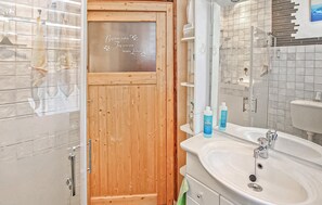 Regadera y secadora de cabello 