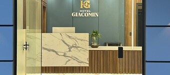 โรงแรมเยียโคมิน