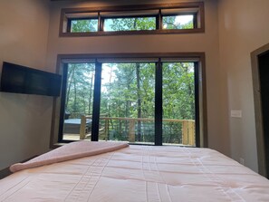 2 bedrooms, desk, free WiFi, bed sheets