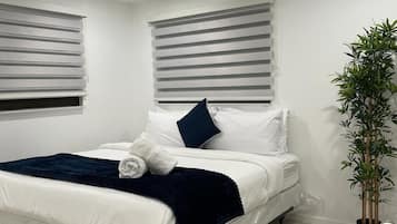 3 bedrooms, iron/ironing board, WiFi, bed sheets