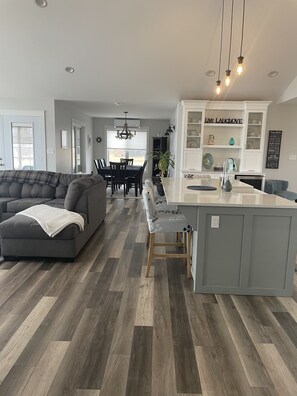 Interior - 3 bedroom Waterfront Home | Brackley Bay | Book now for 2026! (York)