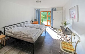 8 dormitoris, wifi gratuïta i roba de llit