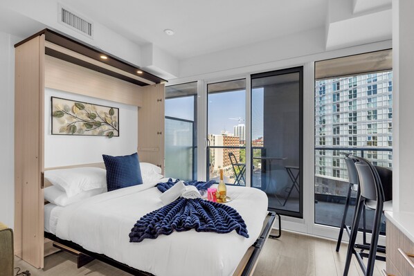 Suite Studio Présidentielle, balcon, vue ville | Décoration personnalisée, ameublement personnalisé, bureau