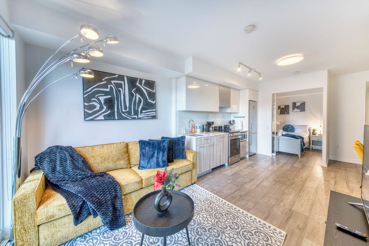 Grand Suite, Balcony, City View | Living area | 50-inch Smart TV with digital channels, Netflix, Hulu