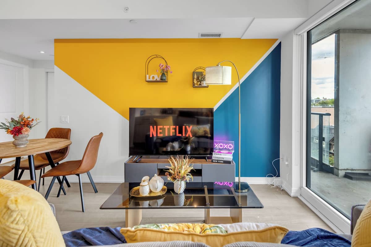 Elite Suite, 2 Bedrooms, Balcony, City View | Living area