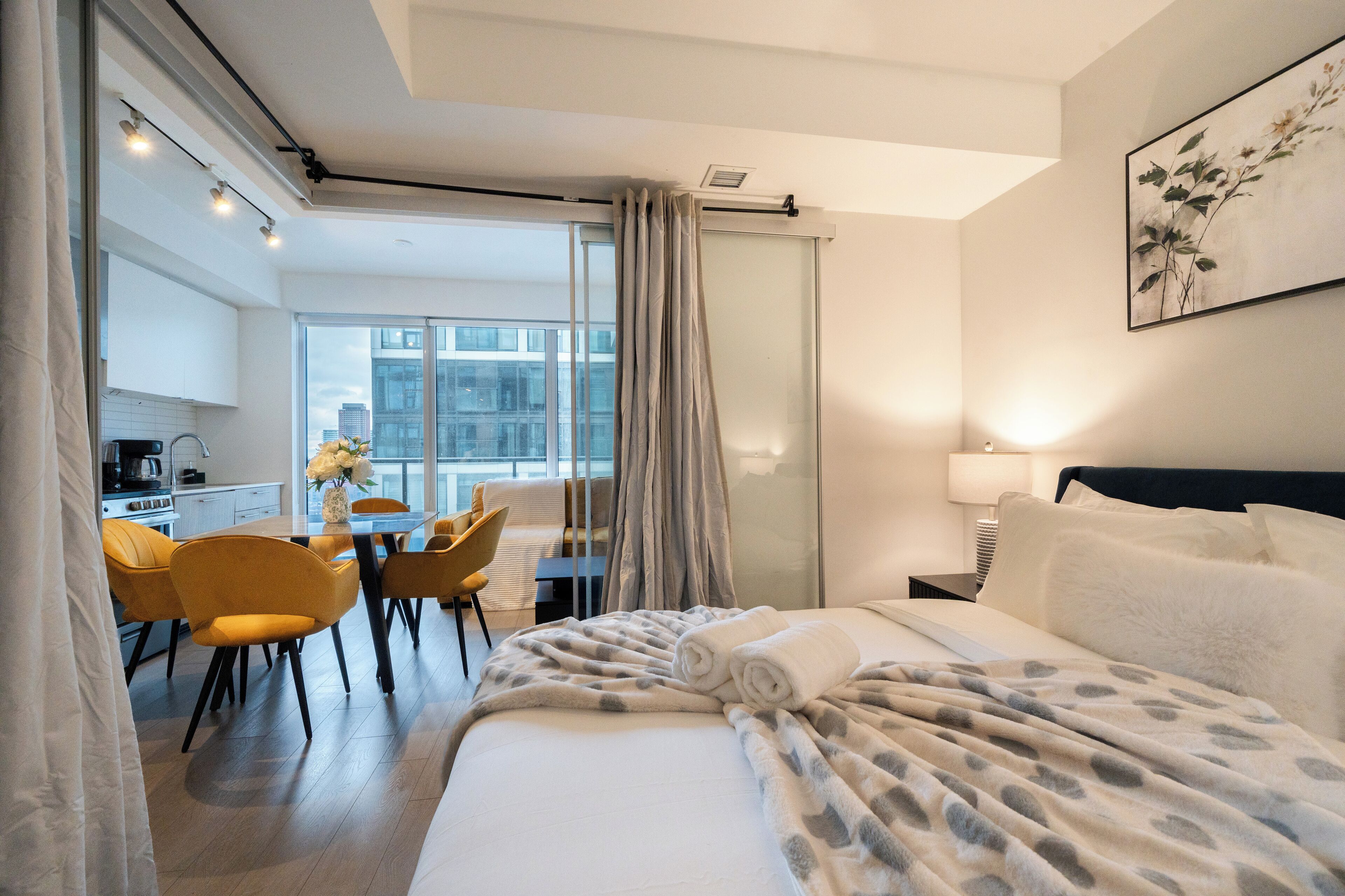 주니어 스위트, 침실 1개, 발코니 | 각각 다른 스타일의 인테리어, 각각 다르게 가구 비치, 책상, 노트북 작업 공간