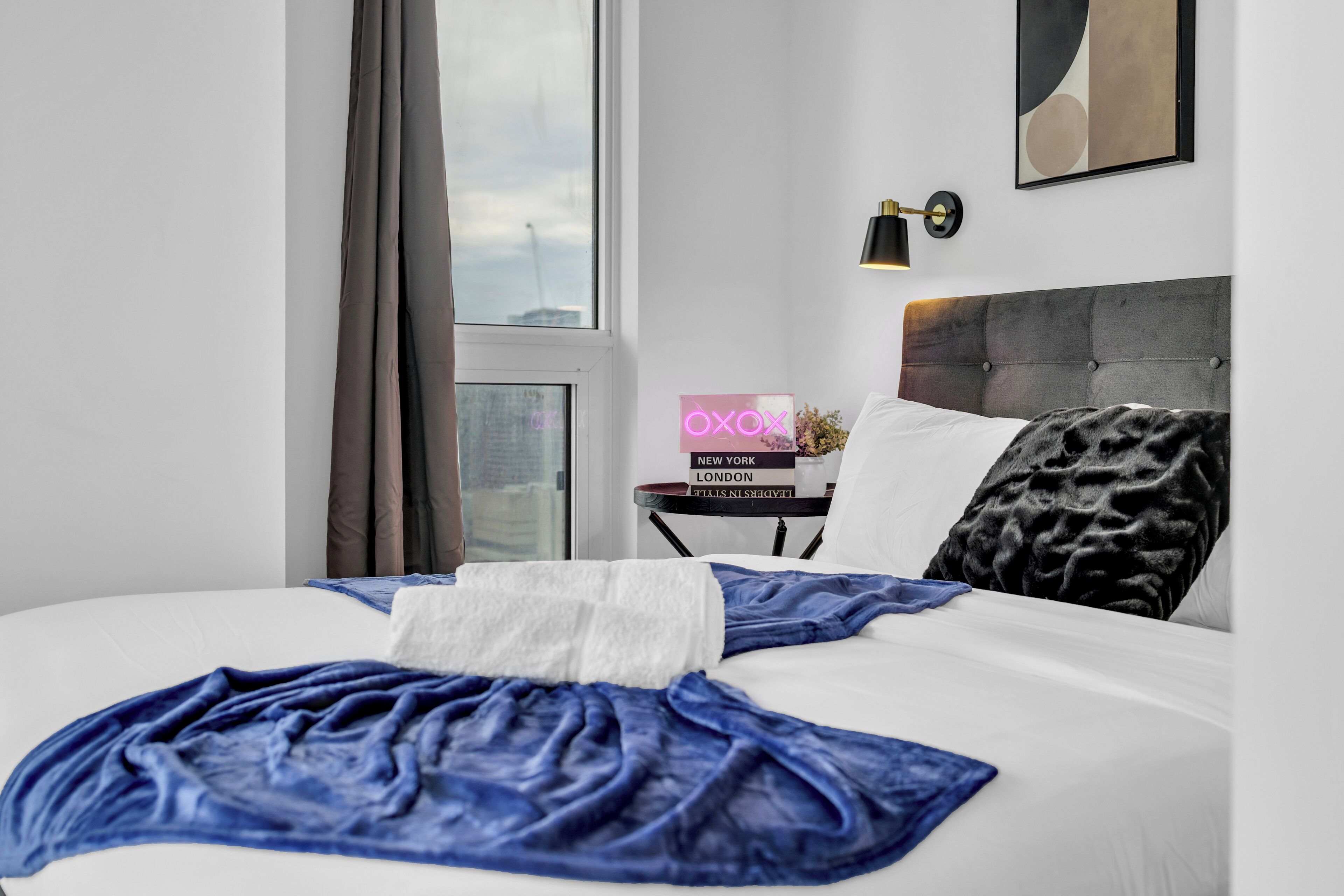 Individuell dekoriert, individuell eingerichtet, Schreibtisch