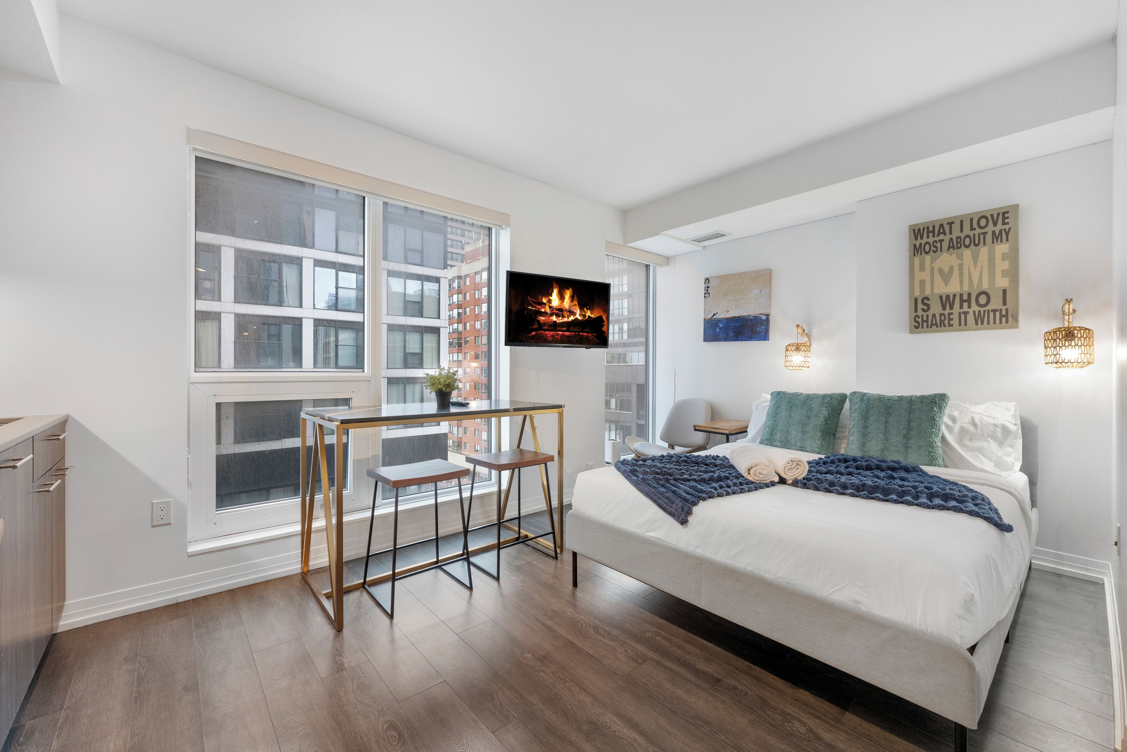 Studio Deluxe | Individuell inredning, unika möbler, skrivbord och arbetsyta för laptop