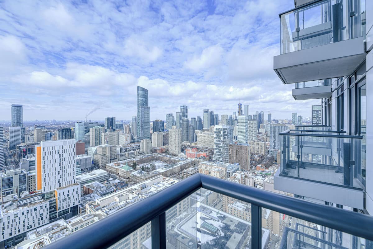 Deluxe Suite, 2 Bedrooms, Balcony, City View | 2 bedrooms, individually decorated, individually furnished, desk