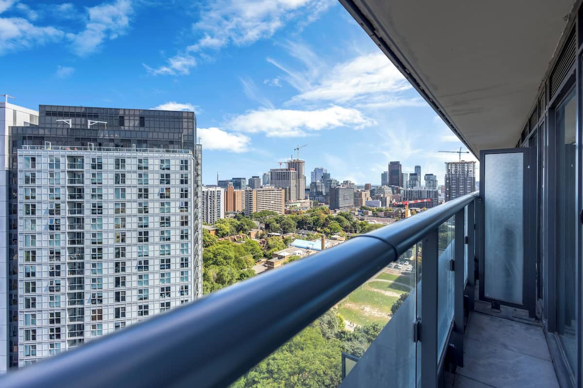 2 habitaciones, decoración personalizada y muebles diferentes