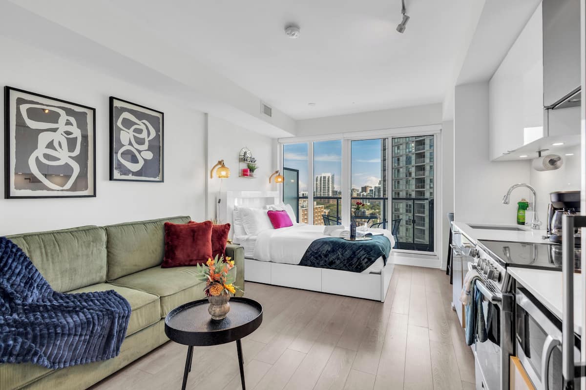 Standard Studio Suite, Balcony, City View | 2 bedrooms, individually decorated, individually furnished, desk