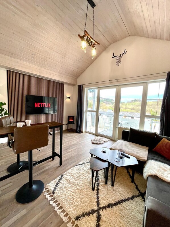 Smart-tv och eldstad