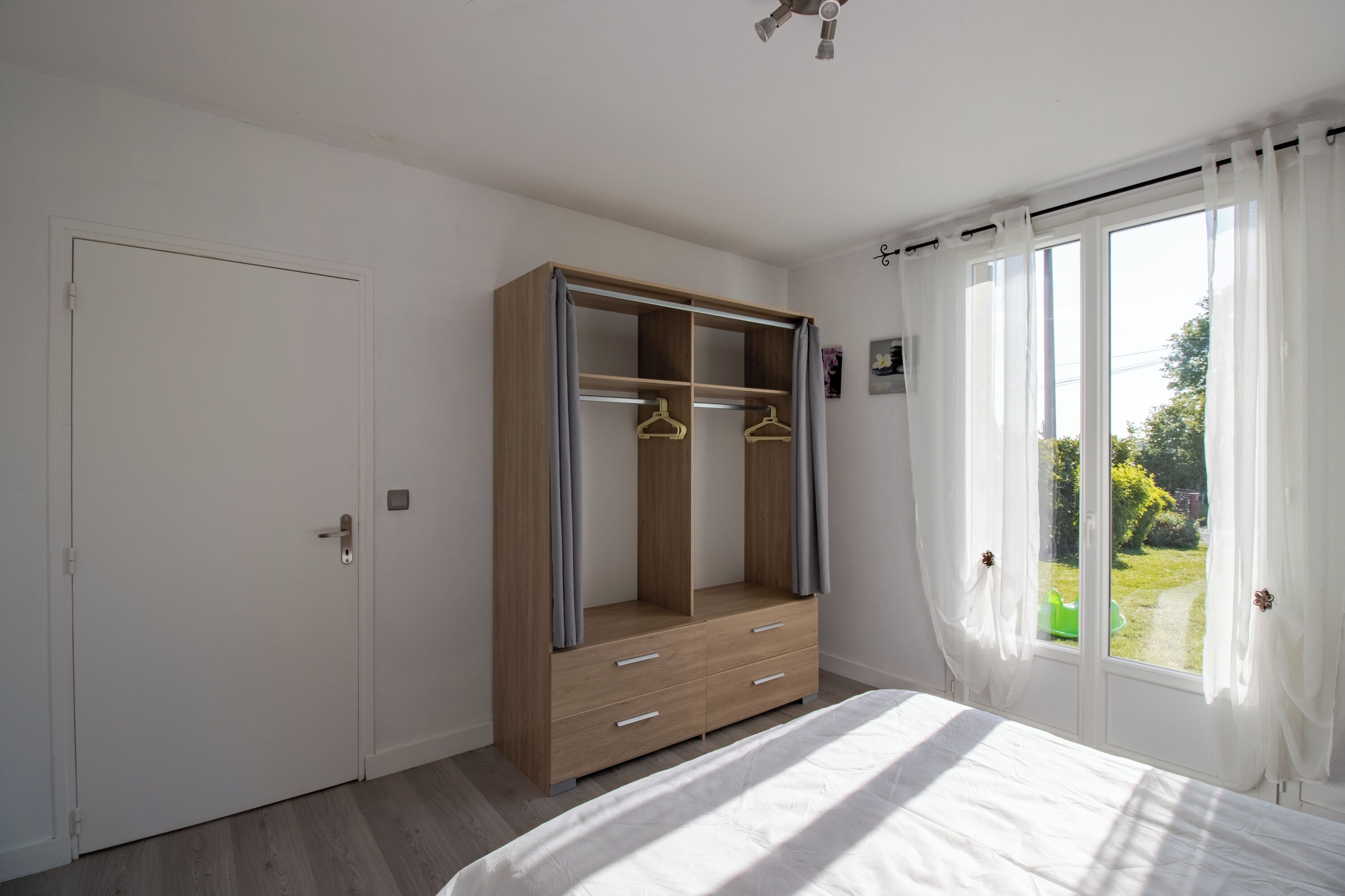 2 chambres, fer et planche à repasser, Wi-Fi, draps fournis