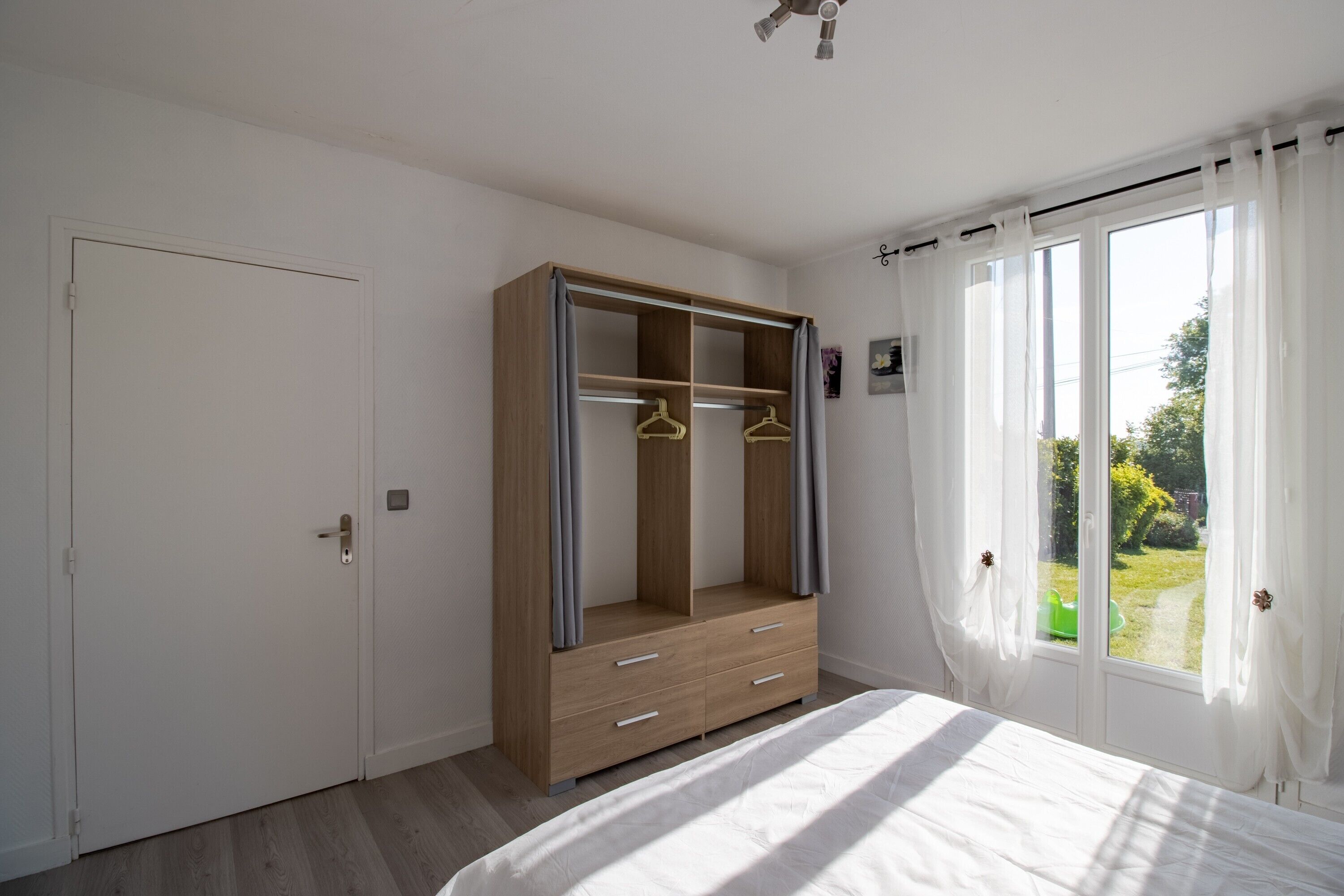 2 chambres, fer et planche à repasser, Wi-Fi, draps fournis