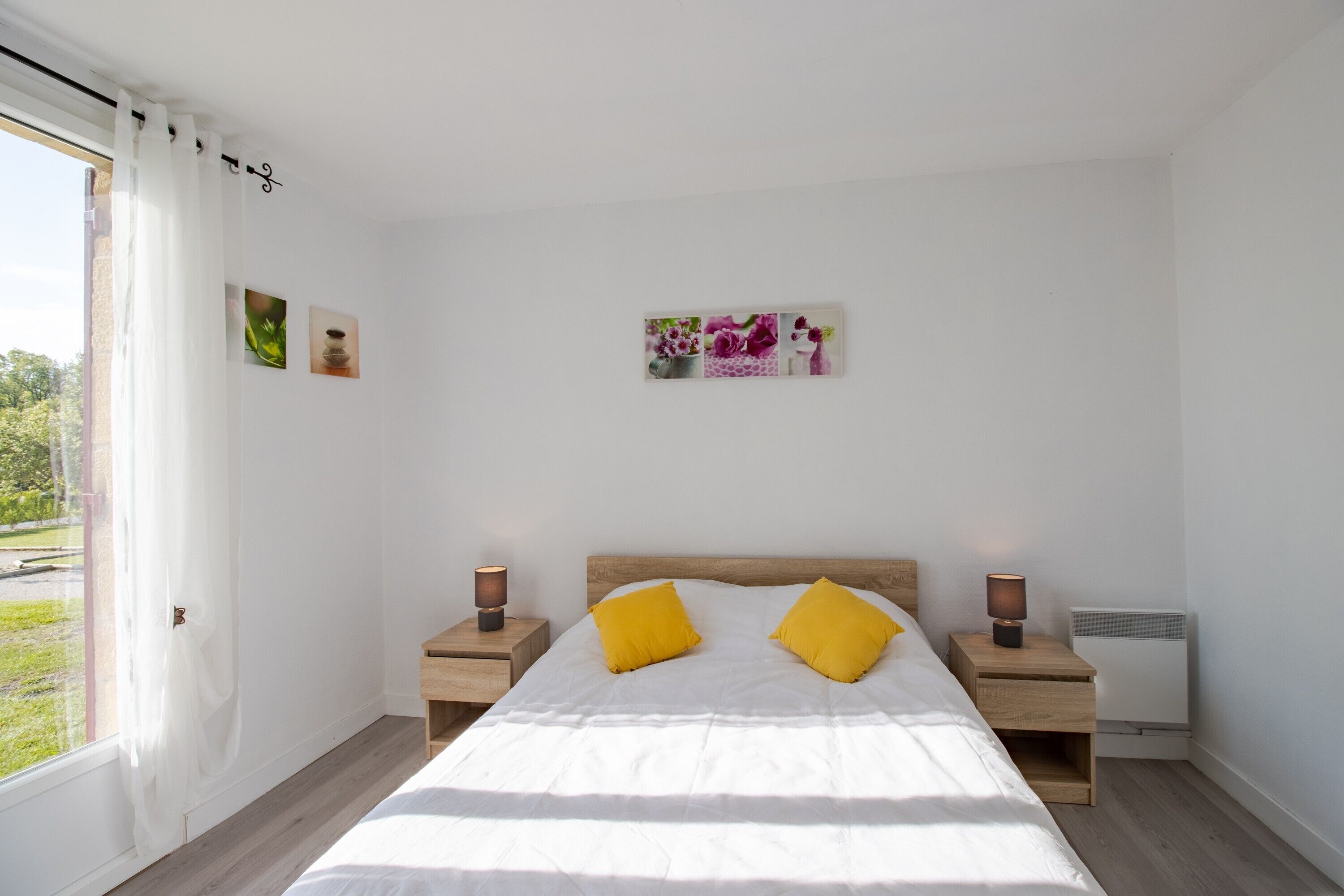 2 slaapkamers, een strijkplank/strijkijzer, wifi, beddengoed