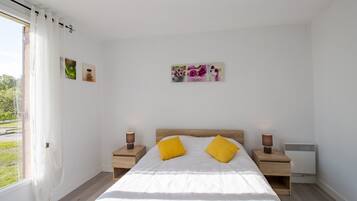 2 slaapkamers, een strijkplank/strijkijzer, wifi, beddengoed