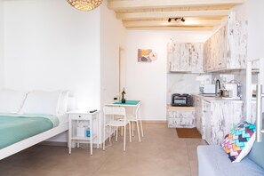 1 bedroom, free WiFi, bed sheets - Apartment 'Irene's Studio' with Shared Pool, Wi-Fi and Air Conditioning (Mykonos)