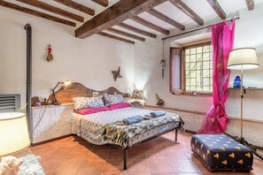 1 bedroom, iron/ironing board, free WiFi, bed sheets - Apartment 'Casa Di Nonna Lina' with Mountain View and Private Garden (La Lima)