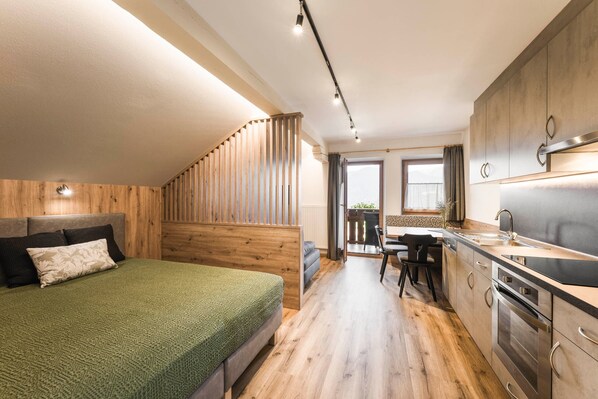 1 bedroom, free WiFi, bed sheets