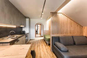 Interior - Apartment 'Schlossblick' with Mountain View, Shared Garden and Wi-Fi (Rodeneck)