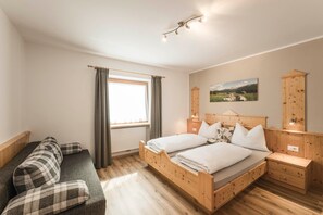 1 quarto, Wi-Fi de cortesia, roupa de cama