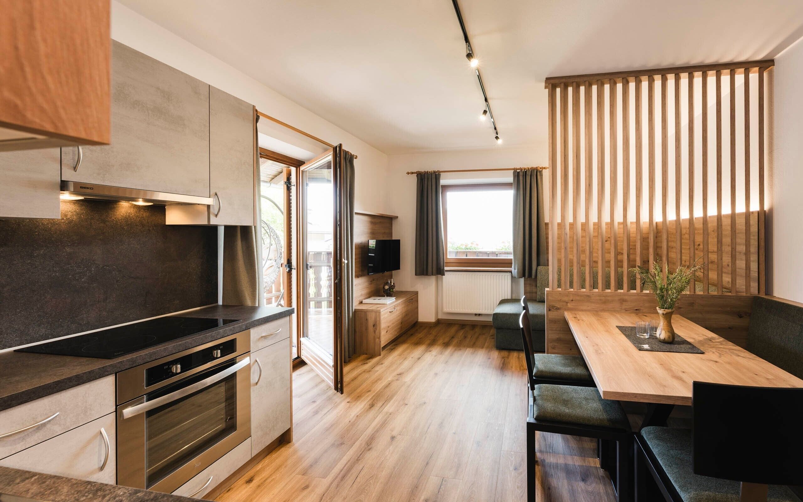 Frigorifero, forno, piano cottura, lavastoviglie