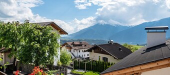 Apartment 'Dorfblick' with Mountain View, Shared Garden and Wi-Fi