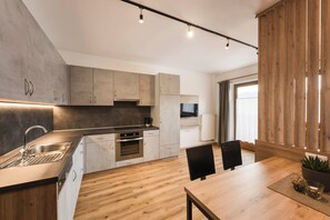 Frigorífic, forn, placa de cuina i rentaplats 