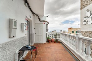 Property grounds - Holiday Apartment 'Bonito Apartamento En Tenerife Sur' with Sea View, Terrace & Wi-Fi (Guía de Isora)