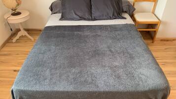 3 sovrum, strykjärn/strykbräda, gratis wi-fi och sängkläder